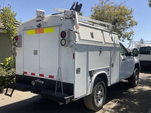 Used 2015 Chevrolet Silverado 3500 W/T RWD image 2
