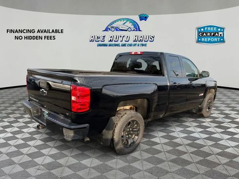 Used 2017 Chevrolet Silverado 1500 LT w/ Midnight Edition image 7