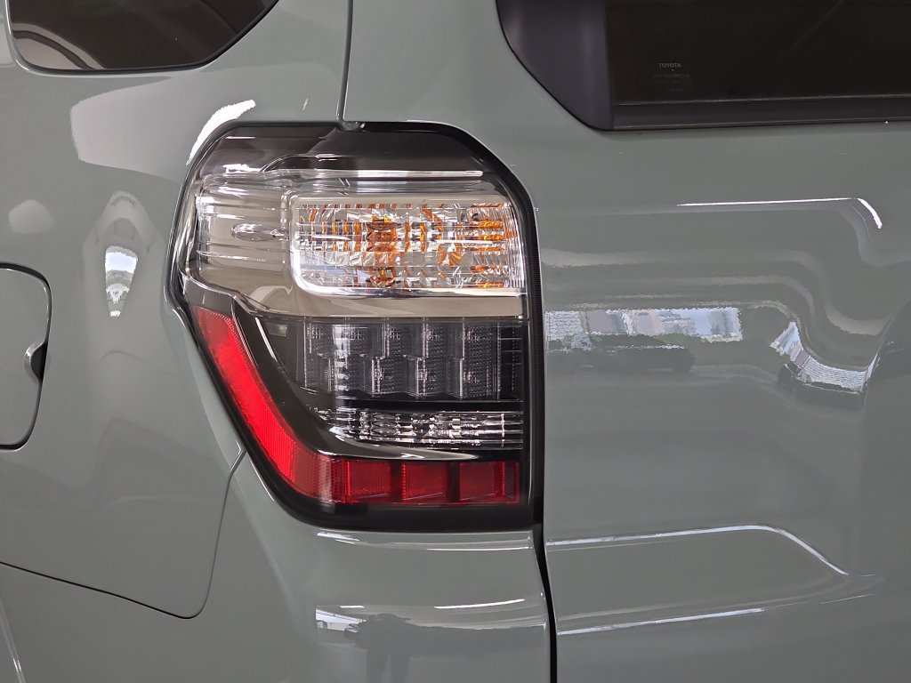 Used 2022 Toyota 4Runner TRD Sport w/ Technology Package AWD/4WD image 31