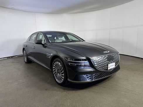 Used 2024 Genesis G80 image 3