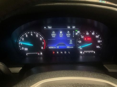 Used 2024 Ford Explorer XLT w/ Equipment Group 202A AWD/4WD image 6
