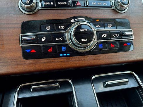 Used 2021 Lincoln Aviator Reserve w/ Equipment Group 201A AWD/4WD image 15