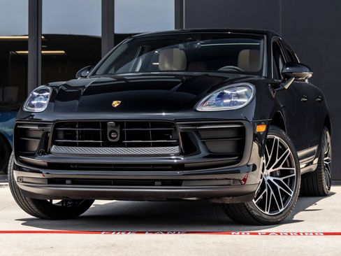 New 2026 Porsche Macan AWD/4WD image 1