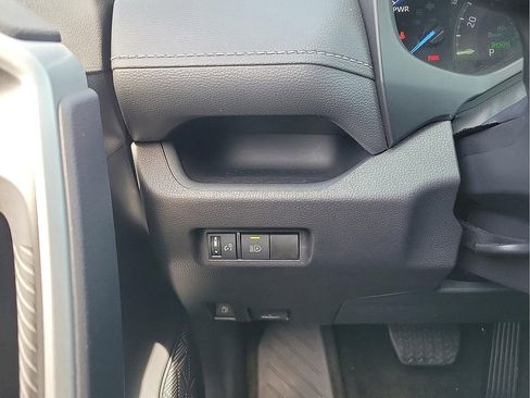 Used 2025 Toyota RAV4 XLE AWD/4WD image 14