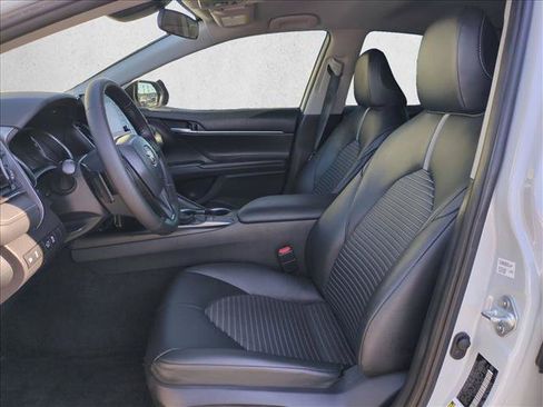 Used 2023 Toyota Camry SE FWD image 15