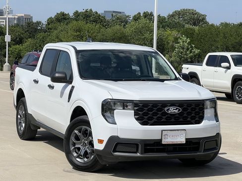 Used 2025 Ford Maverick XLT w/ Equipment Group 301A AWD/4WD image 2