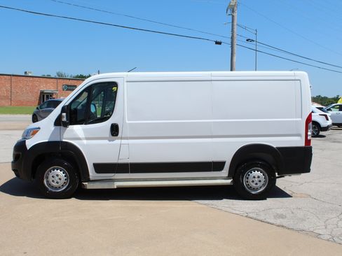Used 2025 RAM ProMaster 2500 w/ U-Haul Equipment Group FWD image 9