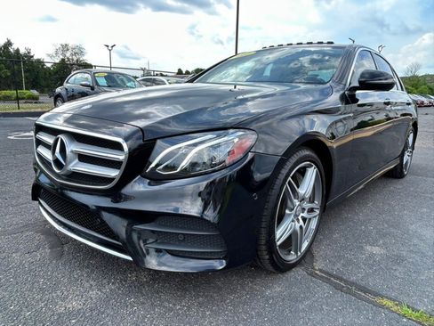 Used 2017 Mercedes-Benz E 300 4MATIC image 1