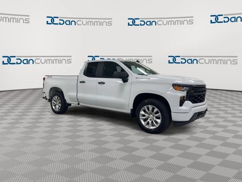 Used 2023 Chevrolet Silverado 1500 Custom AWD/4WD image 2