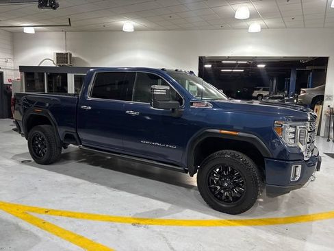 Used 2021 GMC Sierra 3500 Denali w/ Denali Ultimate Package AWD/4WD image 10