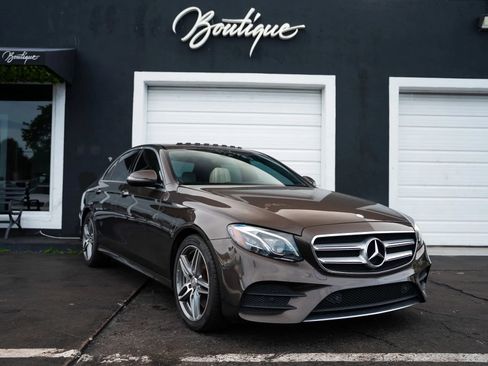 Used 2017 Mercedes-Benz E 300 4MATIC image 1