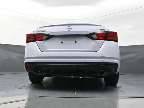 Used 2024 Nissan Altima 2.5 SR FWD image 36
