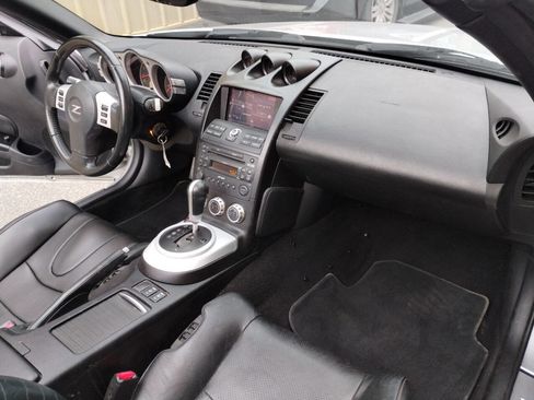 Used 2006 Nissan 350Z Touring image 15