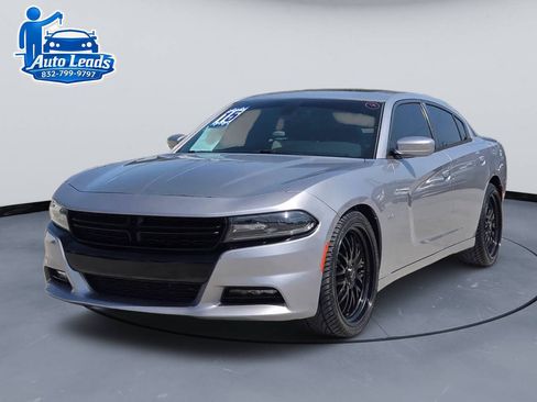 Used 2015 Dodge Charger R/T w/ Plus Group RWD image 2