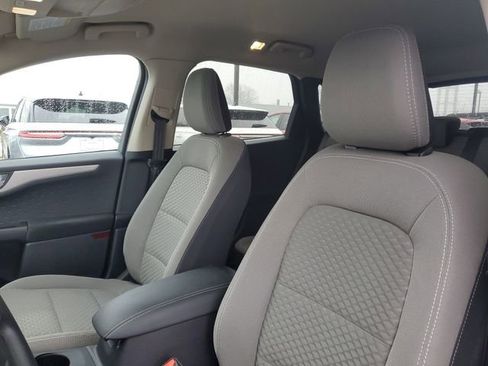Used 2020 Ford Escape SE image 11