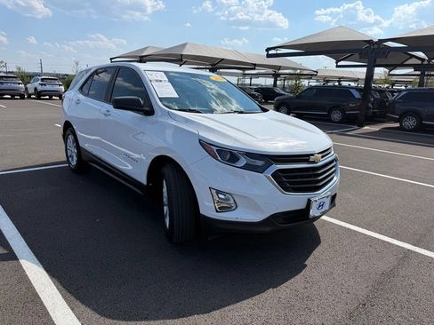Used 2021 Chevrolet Equinox LS w/ LS Convenience Package FWD image 3