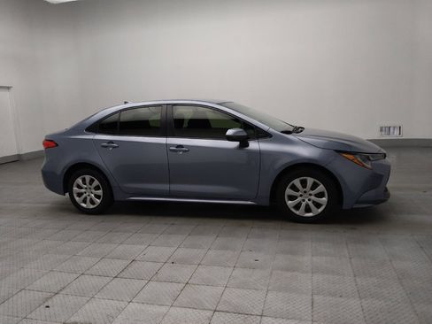 Used 2022 Toyota Corolla LE image 11