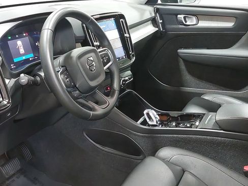 Used 2024 Volvo XC40 B5 Plus w/ Climate Package AWD/4WD image 16