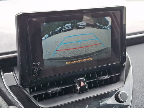 Used 2024 Toyota Corolla LE FWD image 18