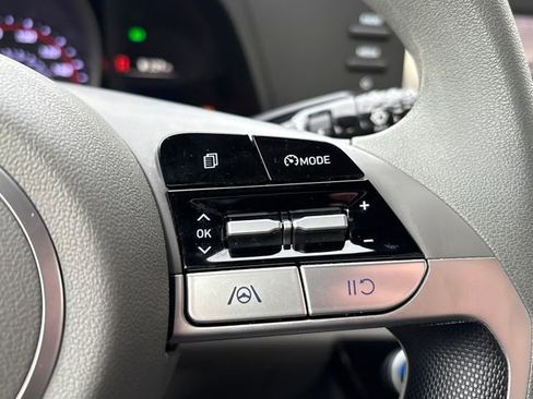 Used 2023 Hyundai Elantra SEL image 16