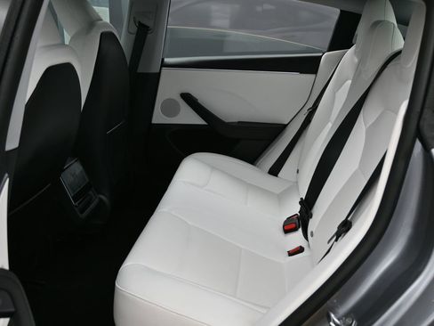 Used 2025 Tesla Model 3 Long Range RWD image 12