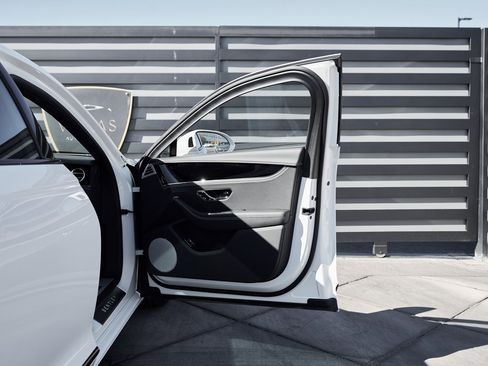 Used 2024 Bentley Flying Spur S V8 image 17