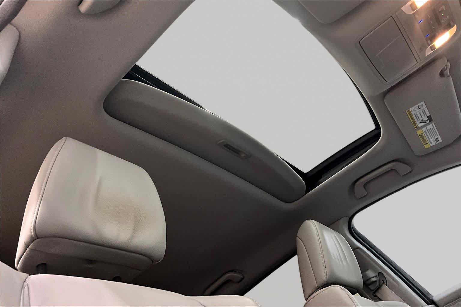 Used 2018 Acura RDX w/ Tech & AcuraWatch Plus Pack FWD image 14