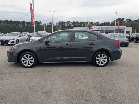 Used 2025 Toyota Corolla LE image 11