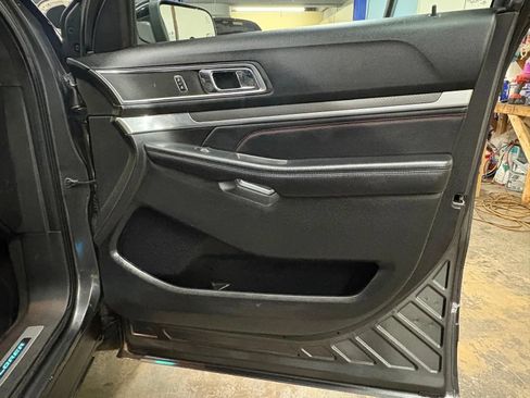 Used 2016 Ford Explorer Sport w/ Equipment Group 401A AWD/4WD image 32