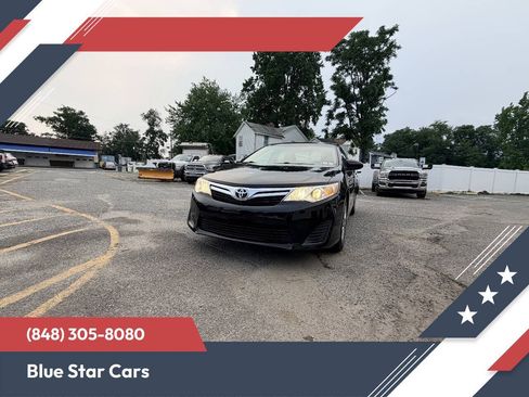 Used 2012 Toyota Camry LE FWD image 1