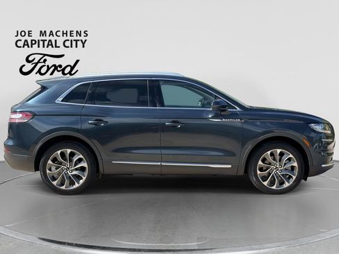 Used 2022 Lincoln Nautilus Reserve w/ Luxury Package FWD image 3