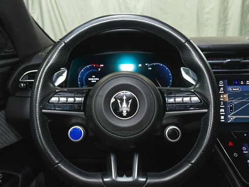 Used 2024 Maserati Grecale GT image 37