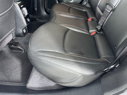 Used 2024 Jeep Compass Limited image 23