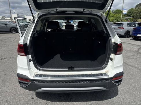 New 2024 Volkswagen Taos SE AWD/4WD image 43