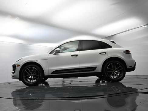 Certified 2024 Porsche Macan image 45