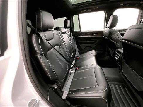 Used 2025 Jeep Grand Cherokee Limited w/ Luxury Tech Group II AWD/4WD image 26