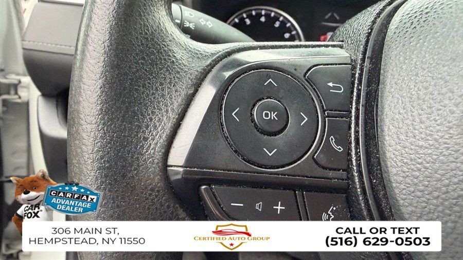 Used 2020 Toyota RAV4 LE AWD/4WD image 15
