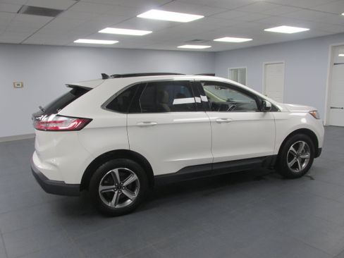Certified 2023 Ford Edge SEL w/ Convenience Package AWD/4WD image 4