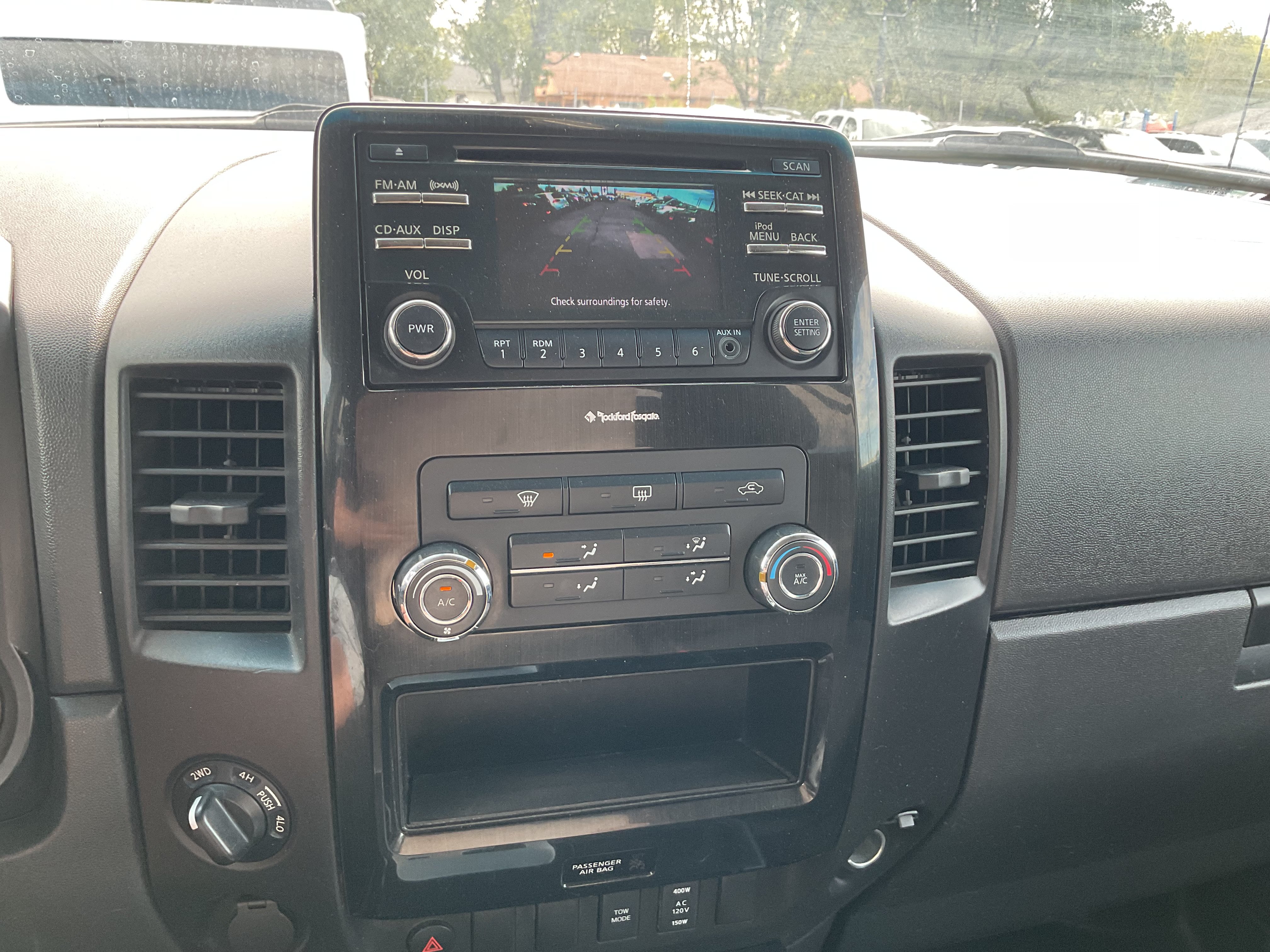 Used 2013 Nissan Titan SV w/ SV Premium Utility Pkg AWD/4WD image 15