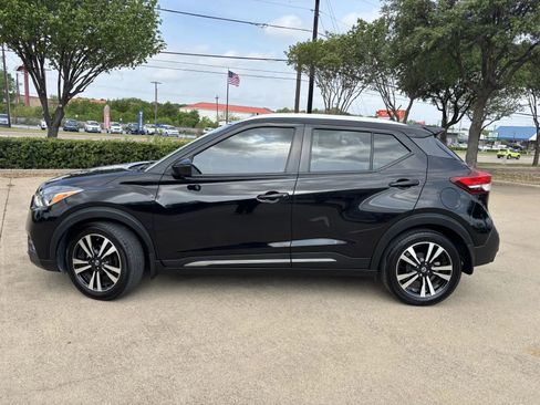 Used 2020 Nissan Kicks SR image 10