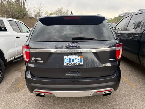 Used 2017 Ford Explorer Platinum AWD/4WD image 3