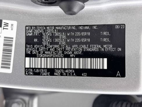 Used 2023 Toyota Highlander XLE FWD image 40