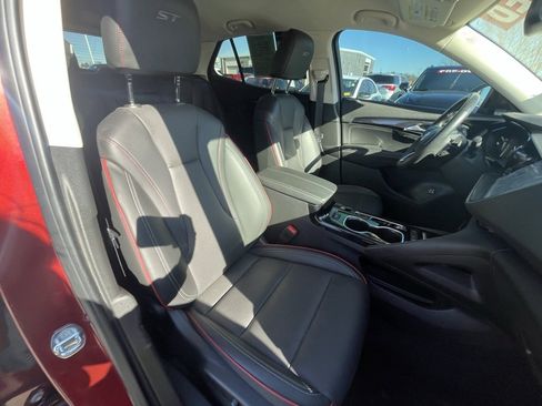 Used 2023 Buick Envision Essence w/ Sport Touring Package image 28