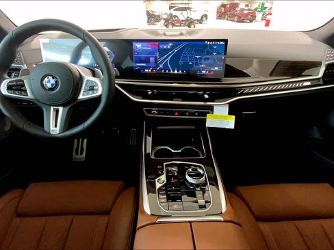 New 2026 BMW X7 M60i image 5