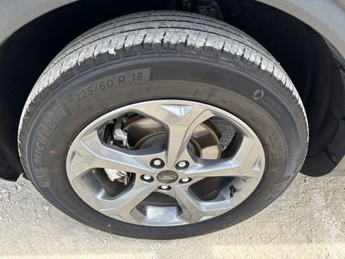 Used 2025 Ford Escape ST-Line AWD/4WD image 6
