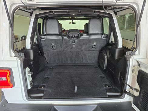 Used 2019 Jeep Wrangler Unlimited Rubicon AWD/4WD image 28