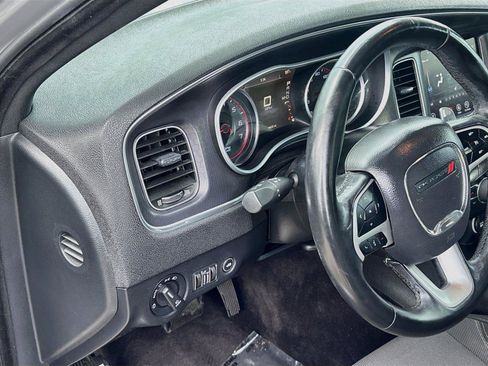 Used 2017 Dodge Charger R/T RWD image 10