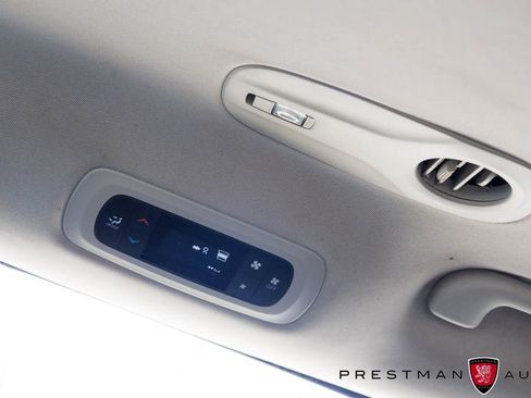 Used 2017 Chrysler Pacifica Touring image 34