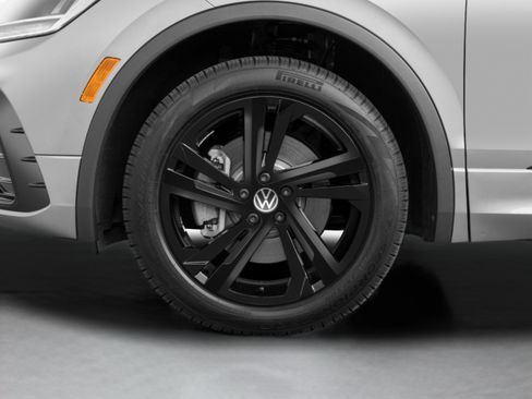 Used 2023 Volkswagen Tiguan SE R-Line FWD image 48