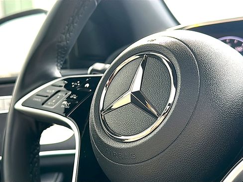 Used 2024 Mercedes-Benz GLE 450 4MATIC image 32